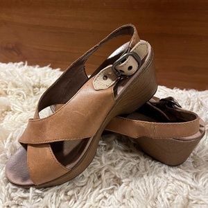 Dansko Jacinda Leather Slingback sandals * Color: Tan Leather, Size 39